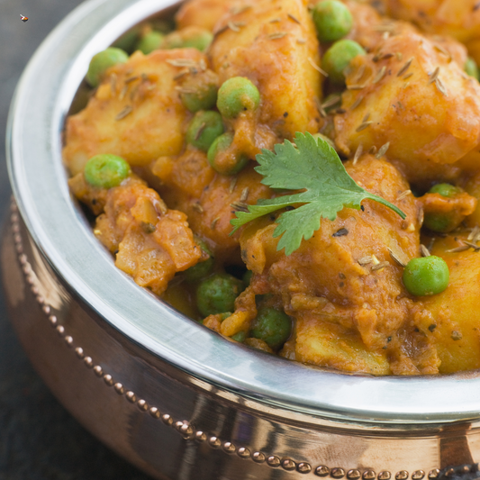 🧡 The Curry That Changed Her Mind (Creamy Yoghurt Pea & Potato Curry)